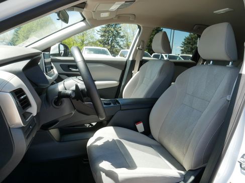 Used 2025 Nissan Rogue SV AWD/4WD image 34