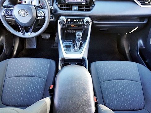 Used 2021 Toyota RAV4 XLE image 20