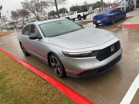 Used 2023 Honda Accord Sport image 1