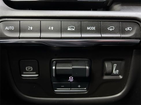 Used 2021 Cadillac Escalade Sport Platinum w/ LPO, ONYX Package image 25