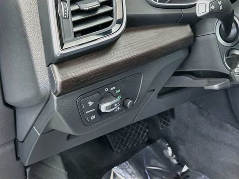 Used 2022 Audi Q5 2.0T Premium w/ Convenience Package AWD/4WD image 10