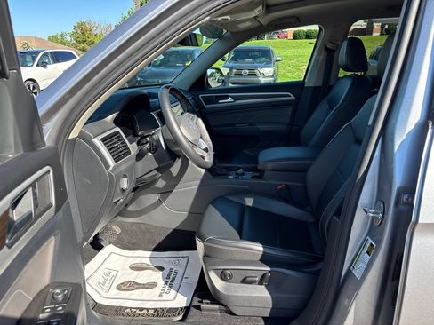 Used 2022 Volkswagen Atlas SE w/ Panoramic Sunroof Package AWD/4WD image 14