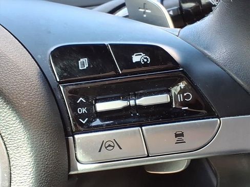 Used 2023 Hyundai Santa Cruz Limited image 13