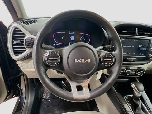 Certified 2023 Kia Soul LX w/ LX Technology Package image 11