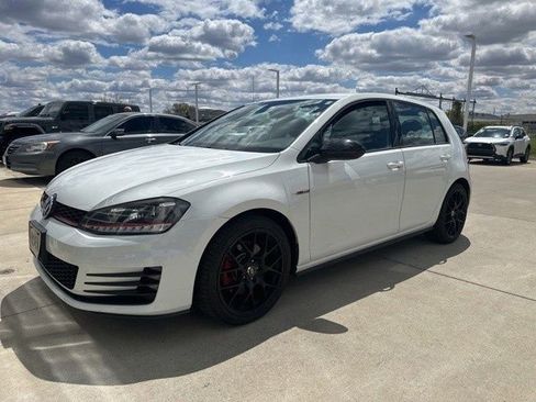 Used 2017 Volkswagen Golf 4-Door FWD image 2