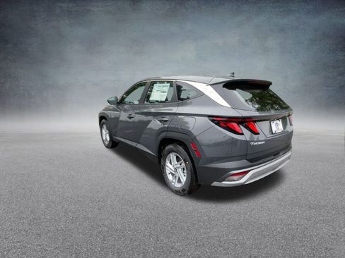 Certified 2025 Hyundai Tucson SE image 18