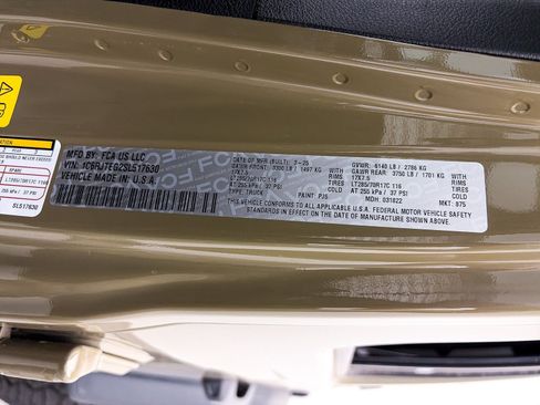 Used 2025 Jeep Gladiator Mojave w/ Convenience Group image 42