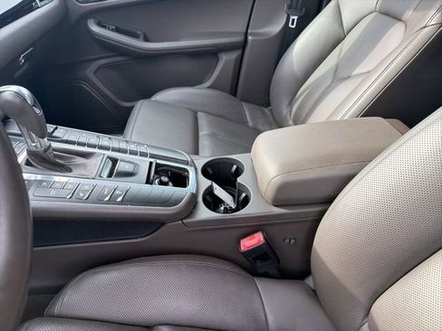 Used 2017 Porsche Macan S image 10