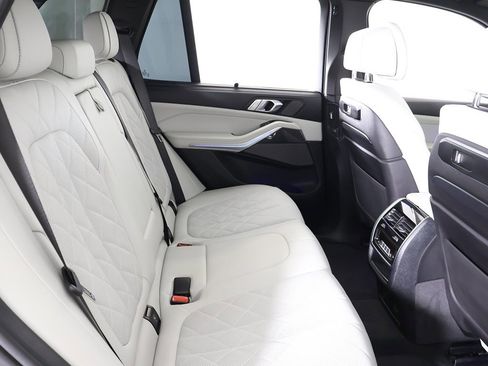 Used 2024 BMW X5 M60i image 42