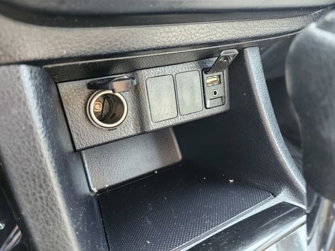 Used 2016 Toyota Corolla L image 4