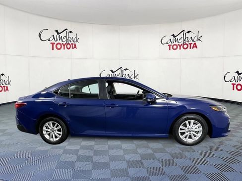 Used 2025 Toyota Camry LE image 8