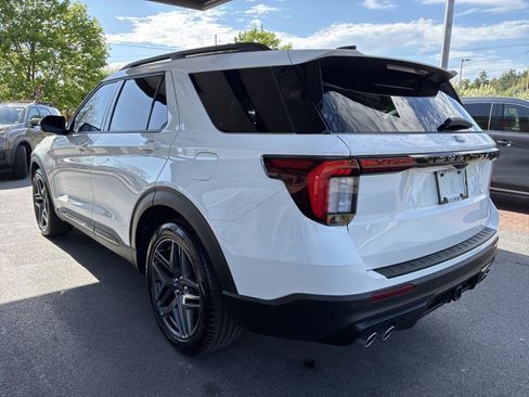 Used 2025 Ford Explorer ST w/ Sun And Sound Package AWD/4WD image 5