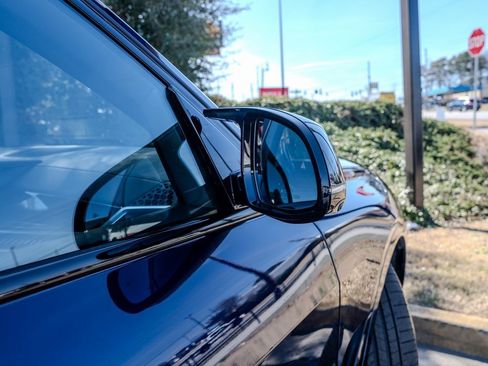 Used 2024 BMW X7 M60i w/ Executive Package image 32