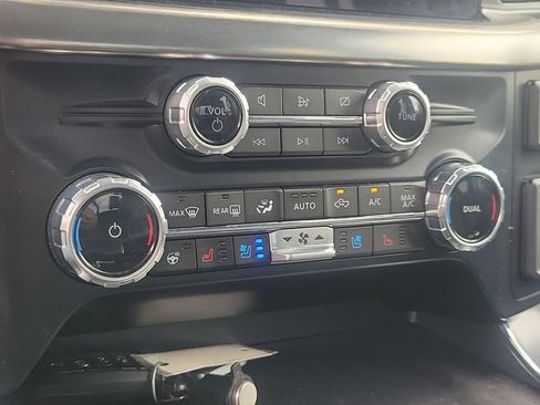 Used 2023 Ford F150 Lariat w/ Trailer Tow Package AWD/4WD image 26