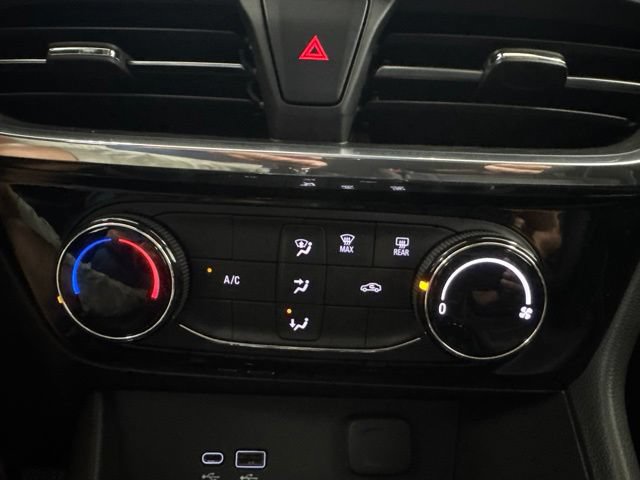 Used 2024 Buick Encore GX Sport Touring AWD/4WD image 17