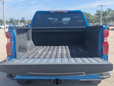 Used 2023 Chevrolet Silverado 1500 Custom image 16
