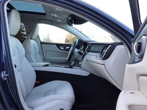 Used 2021 Volvo V60 T5 Cross Country w/ Protection Package image 20