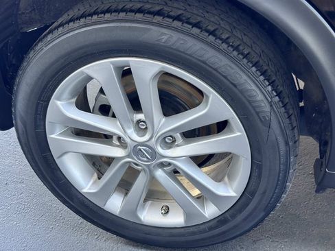 Used 2017 Nissan Juke S FWD image 20