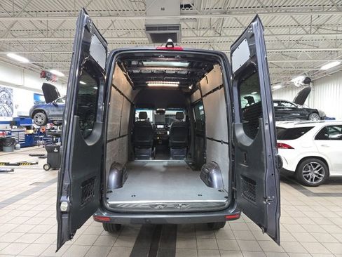 Used 2022 Mercedes-Benz Sprinter 2500 image 6