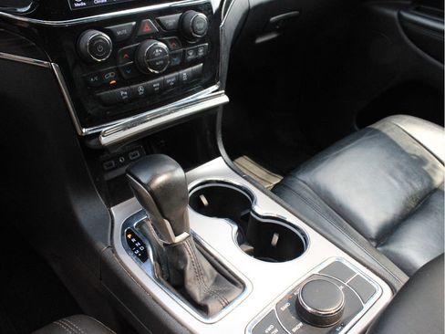 Certified 2021 Jeep Grand Cherokee Limited AWD/4WD image 21