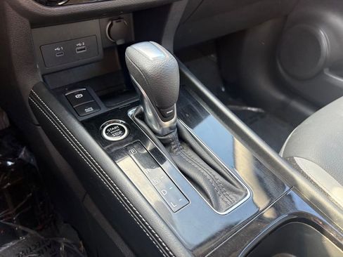 Used 2023 Nissan Kicks SR w/ SR Premium Package FWD image 25