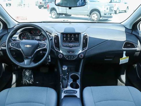 Used 2019 Chevrolet Cruze LS w/ LS Convenience Package FWD image 12