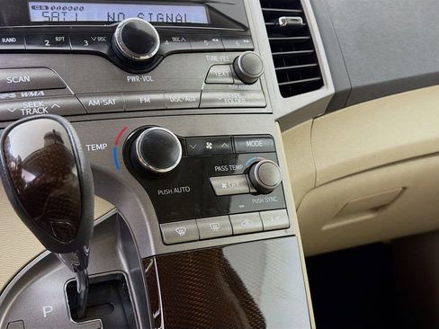 Used 2009 Toyota Venza image 16