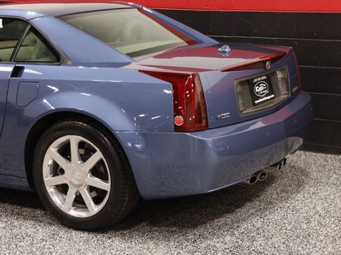Used 2005 Cadillac XLR RWD image 26