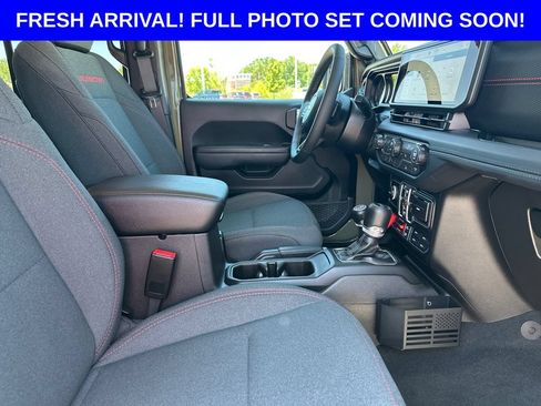 Used 2026 Jeep Wrangler Unlimited Rubicon w/ Xtreme 35 Tire Package AWD/4WD image 25