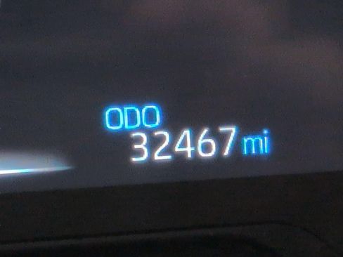 Used 2025 Toyota RAV4 XLE AWD/4WD image 2