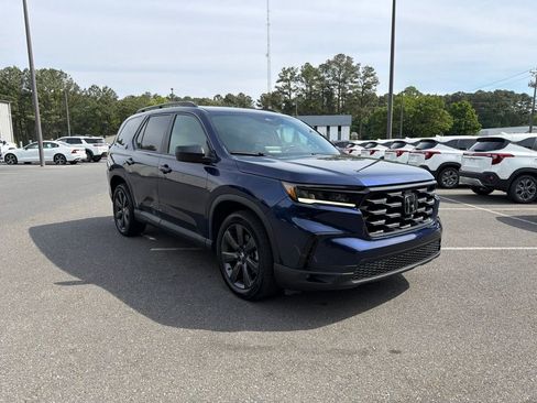 Used 2023 Honda Pilot Sport image 4