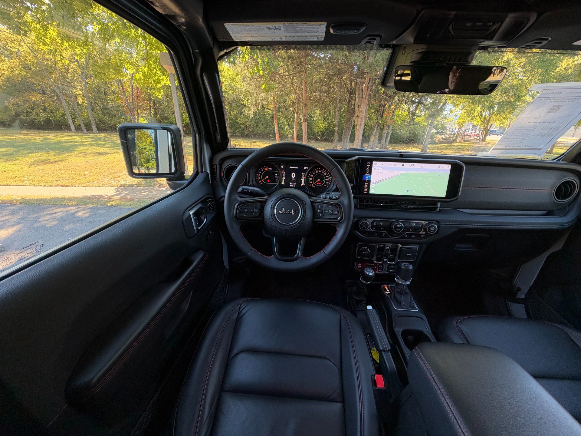 Used 2024 Jeep Wrangler Unlimited Rubicon AWD/4WD image 17