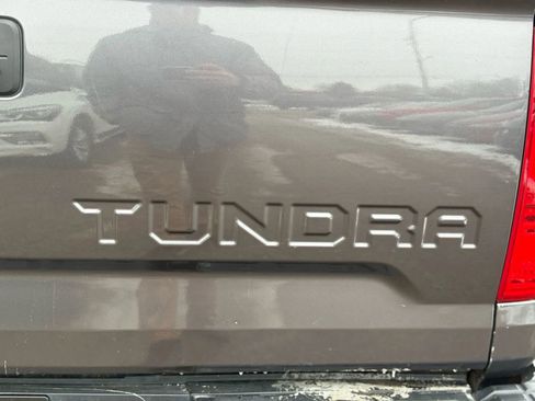 Used 2018 Toyota Tundra SR5 image 10