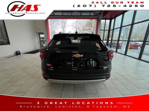Used 2024 Chevrolet Trax LT w/ Driver Confidence Package FWD image 5
