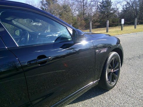 Used 2021 Jaguar F-PACE S image 23