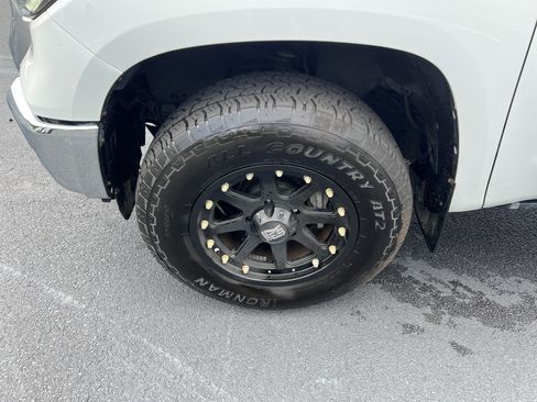 Used 2016 Toyota Tundra SR5 AWD/4WD image 8