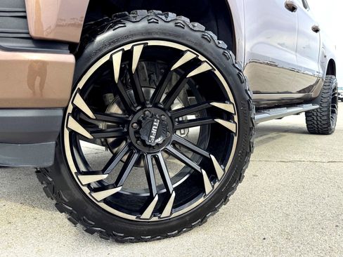 Used 2019 Chevrolet Silverado 1500 RST w/ All-Star Edition image 2