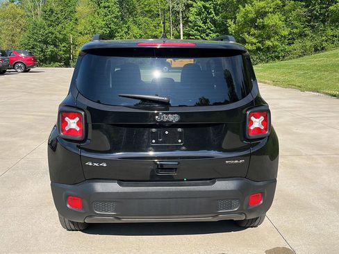 Used 2023 Jeep Renegade Latitude w/ Sun/Sound Group AWD/4WD image 6
