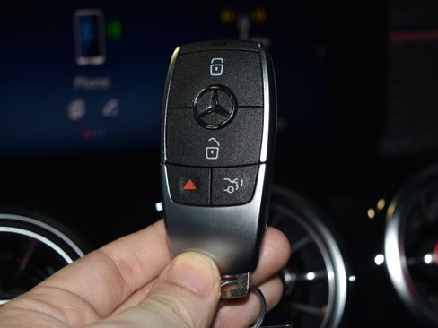 New 2026 Mercedes-Benz GLB 250 4MATIC image 15