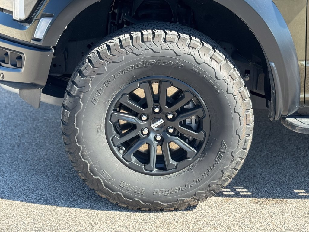 Used 2025 Ford F150 Raptor AWD/4WD image 44