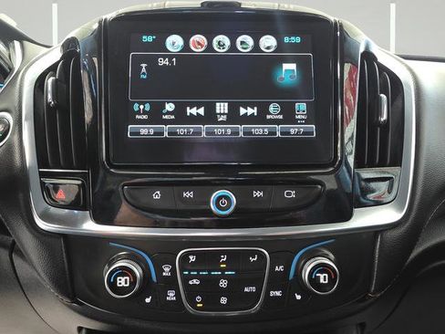 Used 2018 Chevrolet Traverse LT AWD/4WD image 19