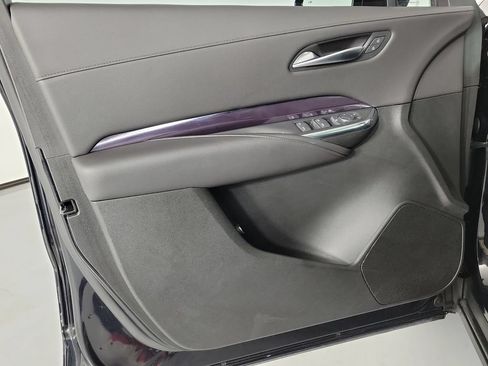 Used 2023 Cadillac XT4 Luxury w/ Cold Weather Package FWD image 15