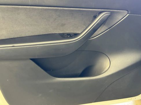 Used 2020 Tesla Model Y Long Range image 14