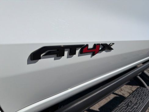 Used 2024 GMC Canyon AT4X image 10