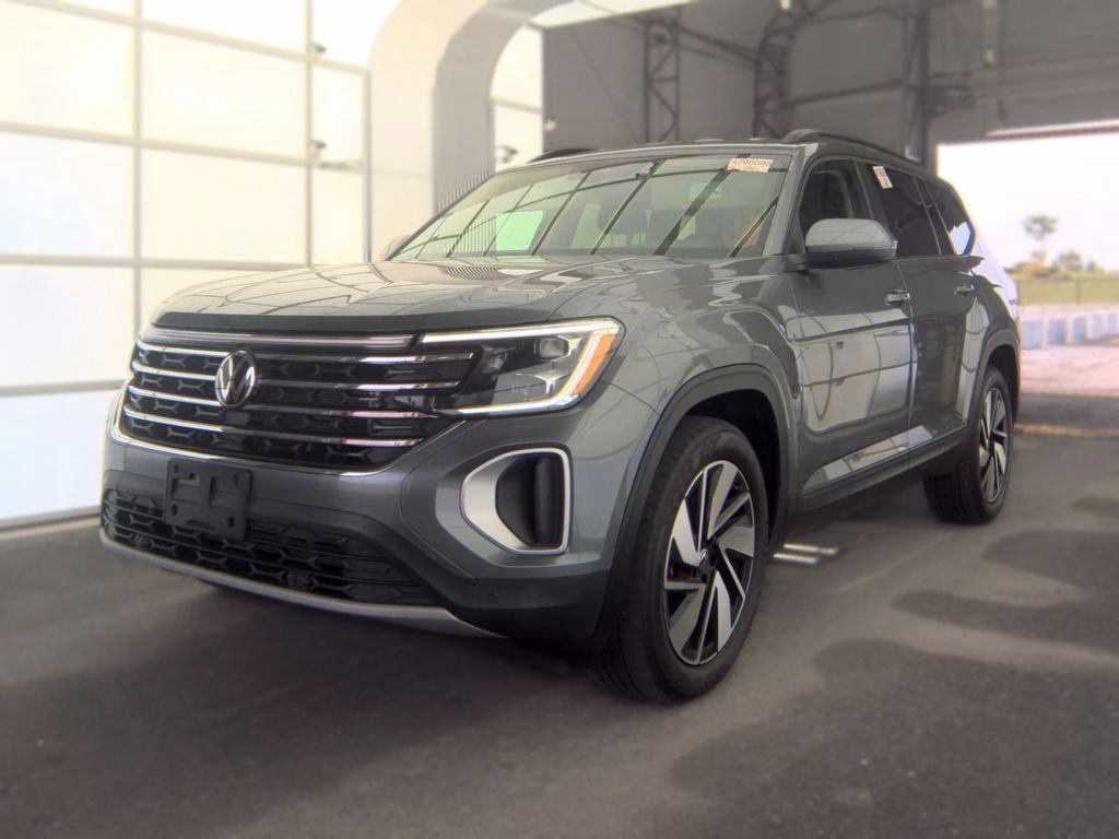Used 2025 Volkswagen Atlas SE AWD/4WD image 5
