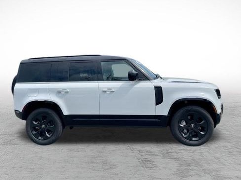 Certified 2025 Land Rover Defender 110 X-Dynamic SE AWD/4WD image 4