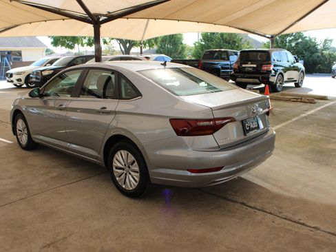 Used 2019 Volkswagen Jetta SE image 5