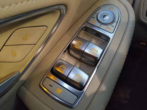 Used 2015 Mercedes-Benz C 300 4MATIC Sedan w/ Multimedia Package image 27