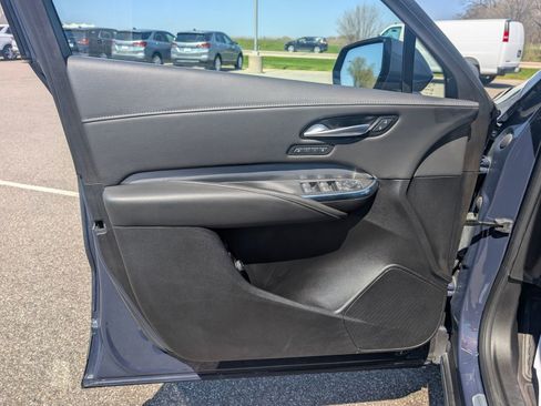 Used 2025 Cadillac XT4 Premium Luxury AWD/4WD image 8