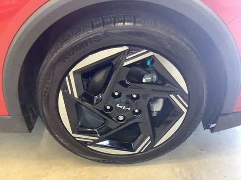 Certified 2025 Kia K4 EX FWD image 28